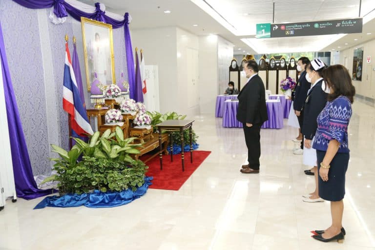 คณะทันตแพทยศาสตร์ จุฬาฯ ร่วมลงนามถวายพระพรสมเด็จพระกนิษฐาธิราชเจ้ากรมสมเด็จพระเทพรัตนราชสุดา ฯ สยามบรมราชกุมารี