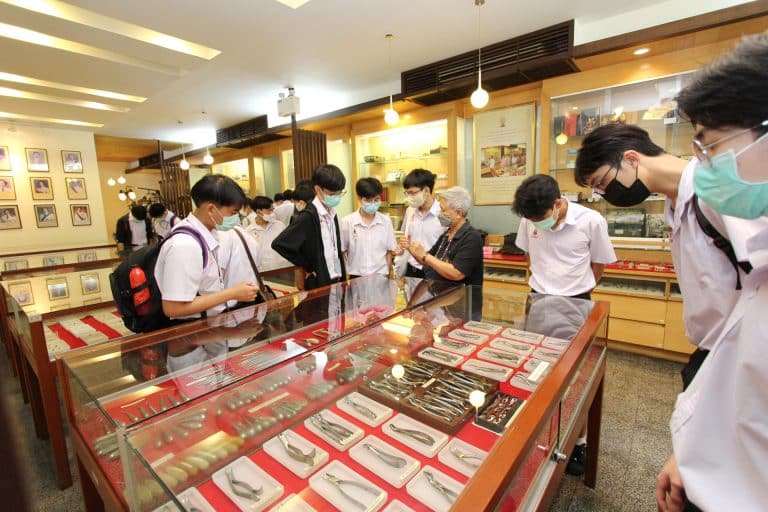 31 สิงหาคม 2565 : โรงเรียนกรุงเทพคริสเตียนวิทยาลัย เข้าเยี่ยมชมพิพิธภัณฑ์ของคณะทันตแพทยศาสตร์