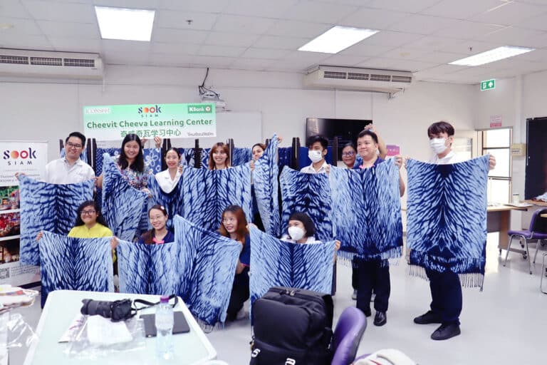 A Shibori Tie-Dye Workshop for international graduate students